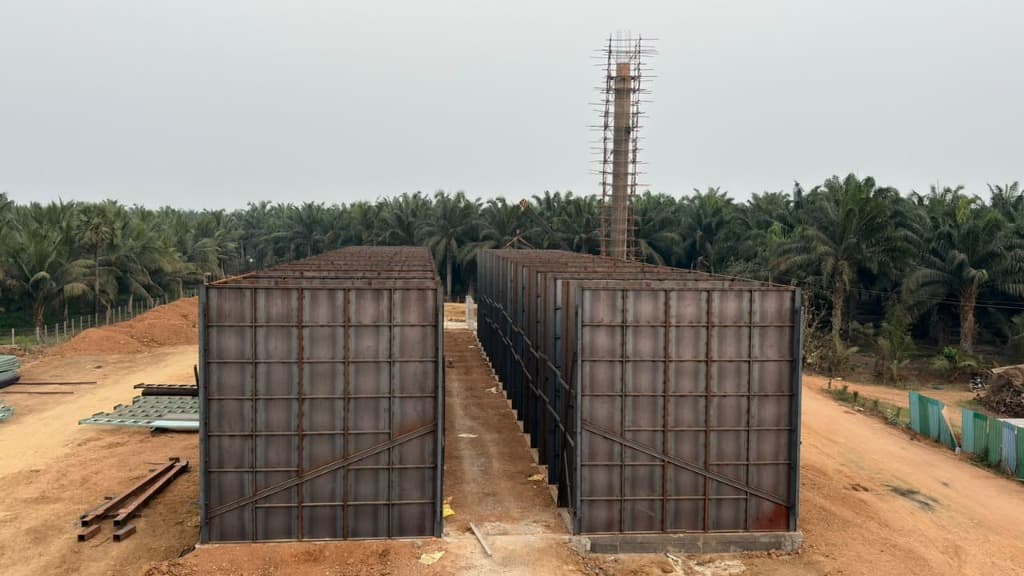 Dual Heavy Steel Storage Tanks & Stack